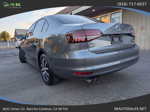 Used 2017 Volkswagen Jetta SE FWD image 11