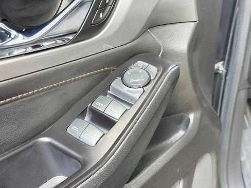 Used 2020 Chevrolet Traverse LT FWD image 10