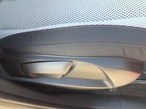 Used 2011 Chevrolet Equinox LT w/ Driver Convenience Package image 32