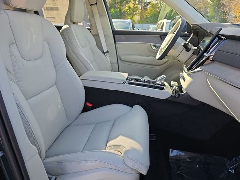 New 2026 Volvo XC90 B6 Ultra image 18