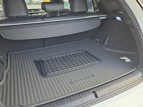 Used 2015 Lexus CT 200h image 7