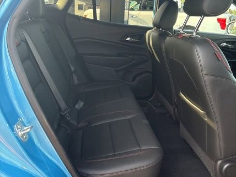 Used 2025 Chevrolet Trax RS image 25