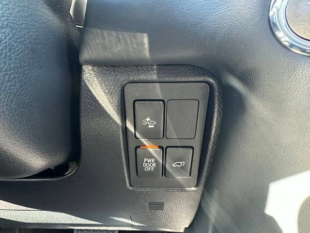 Used 2017 Lexus LX 570 4WD w/ Luxury Package image 42