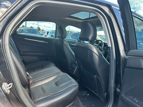 Used 2017 Ford Fusion Titanium AWD/4WD image 8