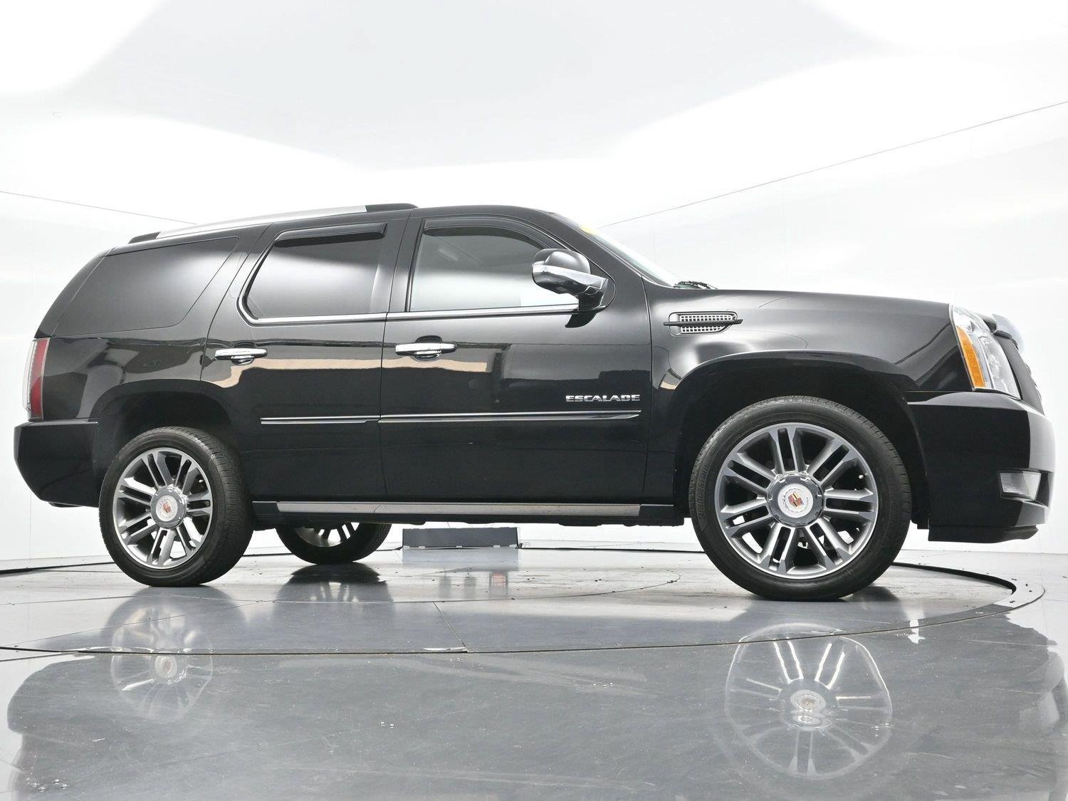 Used 2013 Cadillac Escalade Premium AWD/4WD image 51
