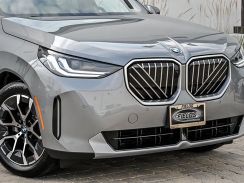 Used 2026 BMW X3 xDrive30i w/ Premium Package AWD/4WD image 2