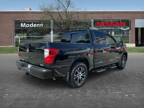 Used 2024 Nissan Titan SV w/ SV Convenience Package RWD image 4