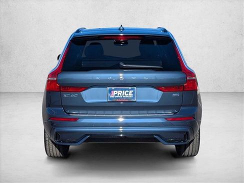 Used 2023 Volvo XC60 B5 Ultimate w/ Protection Package Premier image 7