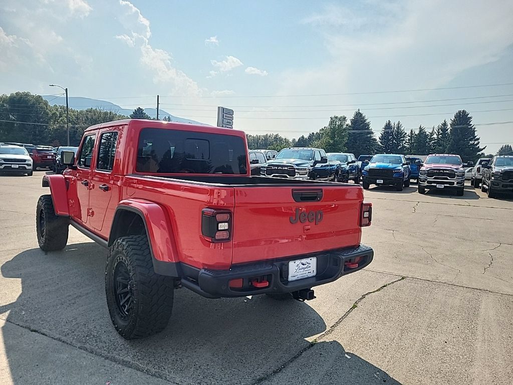 Used 2024 Jeep Gladiator Rubicon AWD/4WD image 6