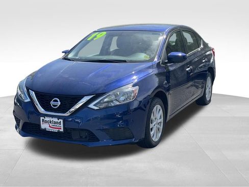 Used 2019 Nissan Sentra SV FWD image 2