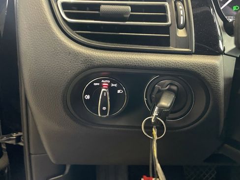 Used 2022 Porsche Macan image 12