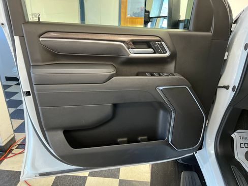 Used 2025 Chevrolet Silverado 2500 LTZ AWD/4WD image 43