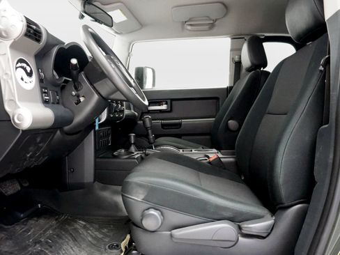 Used 2013 Toyota FJ Cruiser 4WD image 10