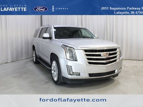 Used 2020 Cadillac Escalade ESV Premium Luxury AWD/4WD image 1