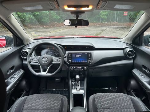 Used 2021 Nissan Kicks SV FWD image 28