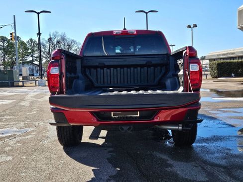 Used 2024 GMC Canyon Elevation w/ Elevation Premium Package image 4