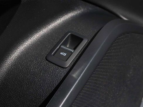 Used 2023 Audi Q5 2.0T Premium w/ Convenience Package image 29