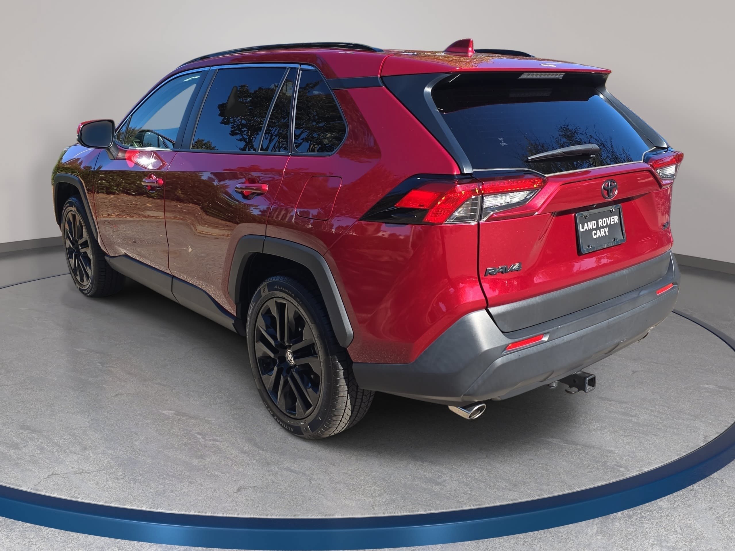 Used 2023 Toyota RAV4 XLE Premium FWD image 7