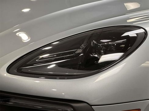 Used 2024 Porsche Macan S image 7