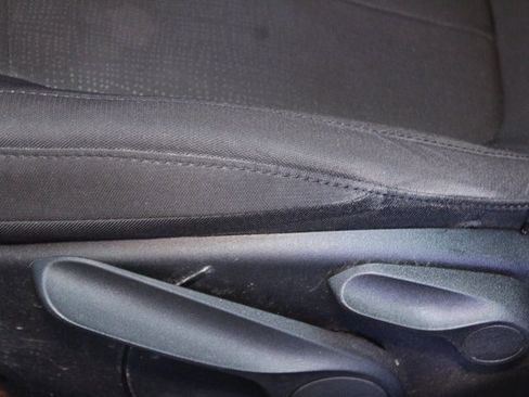 Used 2016 Chrysler 200 LX image 18