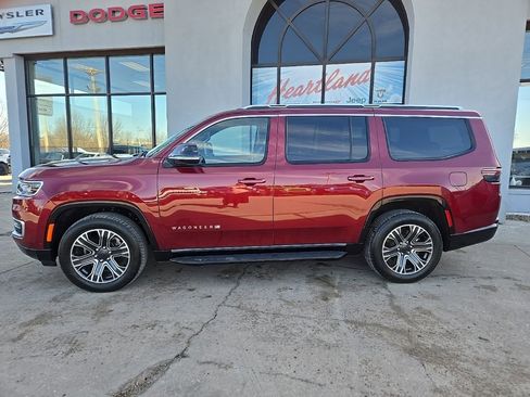 Used 2024 Jeep Wagoneer Series II image 5