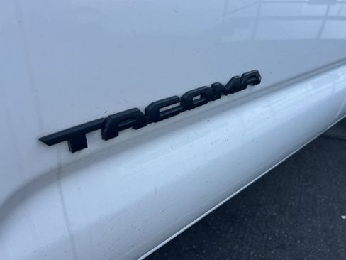 Used 2019 Toyota Tacoma TRD Off-Road image 18