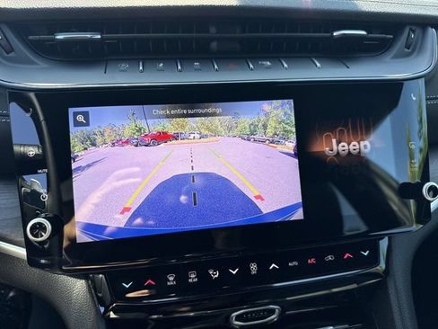 New 2027 Jeep Grand Cherokee Limited AWD/4WD image 30