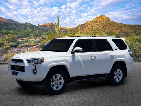 Used 2024 Toyota 4Runner SR5 Premium w/ Moonroof Package AWD/4WD image 9