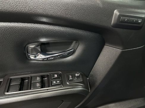 Used 2020 Nissan Titan PRO-4X w/ Pro-4x Convenience Package image 19