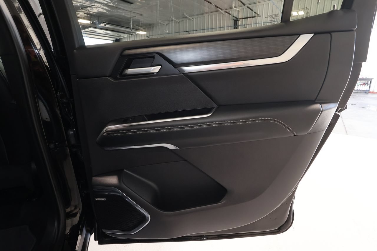 Certified 2026 GMC Acadia Elevation w/ Elevation Premium Package FWD image 21