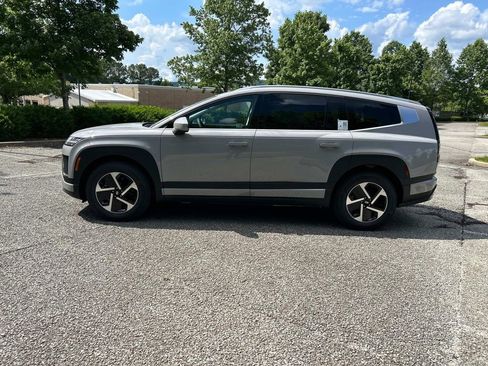 New 2026 Hyundai Ioniq 9 SE image 4