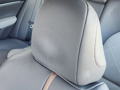 Used 2019 Toyota Camry XLE image 24