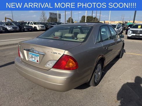 Used 2001 Toyota Avalon XLS FWD image 6
