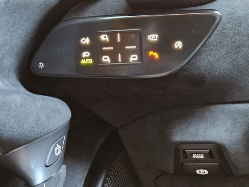 Used 2022 Ferrari Roma image 25