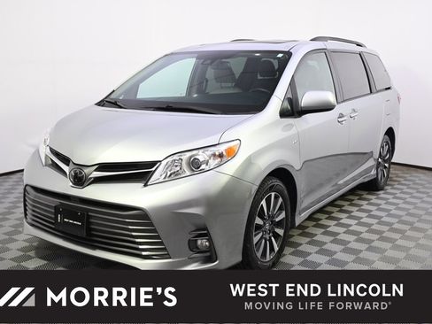 Used 2019 Toyota Sienna XLE image 1