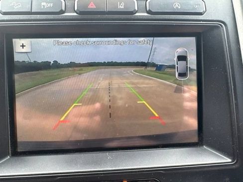 Used 2018 Ford Expedition XLT w/ Equipment Group 202A AWD/4WD image 11