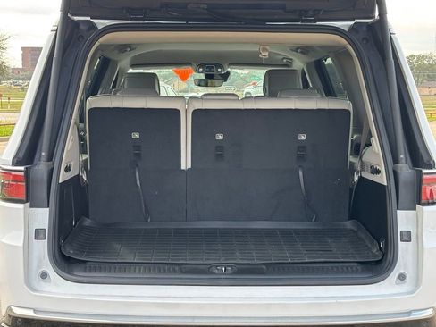 Used 2023 Jeep Wagoneer Series II w/ Convenience Group I image 7