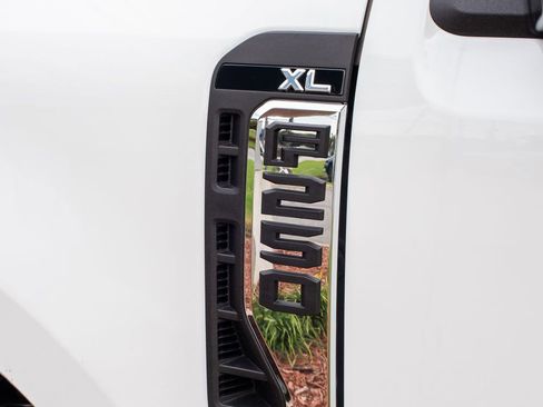 Used 2025 Ford F250 XL w/ FX4 Off-Road Package image 10