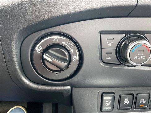 Used 2022 Nissan Frontier SV AWD/4WD image 33