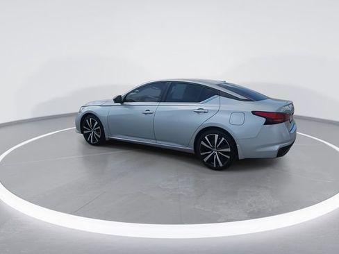 Used 2021 Nissan Altima 2.5 SR w/ SR Premium Package image 6