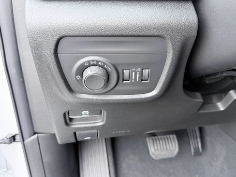 New 2026 Jeep Grand Cherokee Laredo RWD image 11