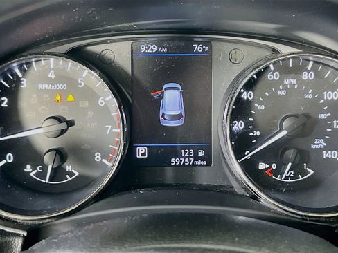 Used 2018 Nissan Rogue S AWD/4WD image 12