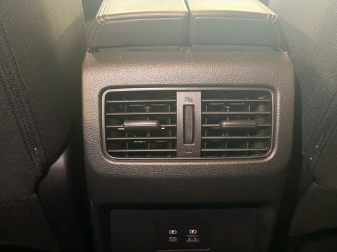 Used 2023 Nissan Rogue SV image 27