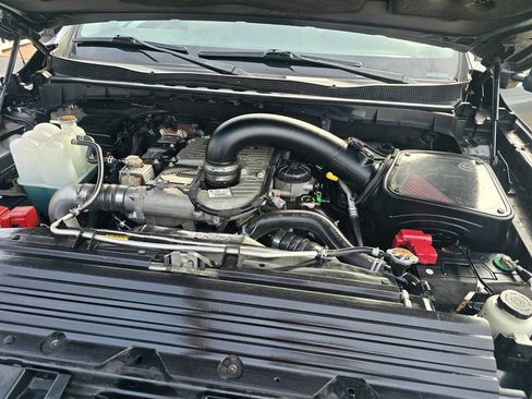 Used 2016 Nissan Titan SV image 33