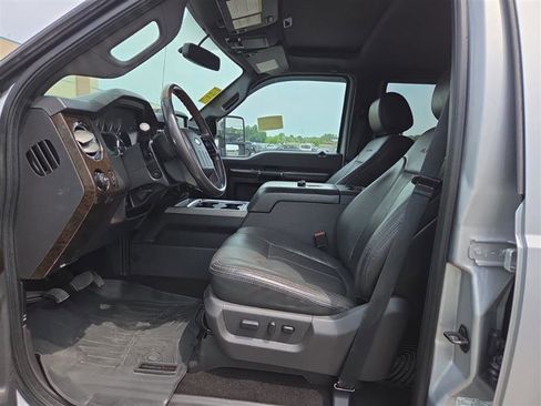 Used 2016 Ford F250 Platinum w/ FX4 Off-Road Package AWD/4WD image 8