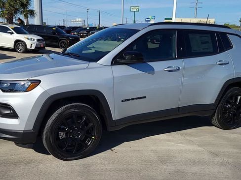 New 2026 Jeep Compass Latitude AWD/4WD image 4