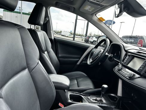 Used 2018 Toyota RAV4 Platinum image 12