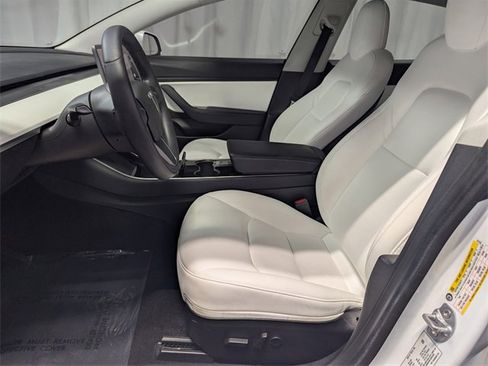 Used 2020 Tesla Model 3 Standard Range image 10