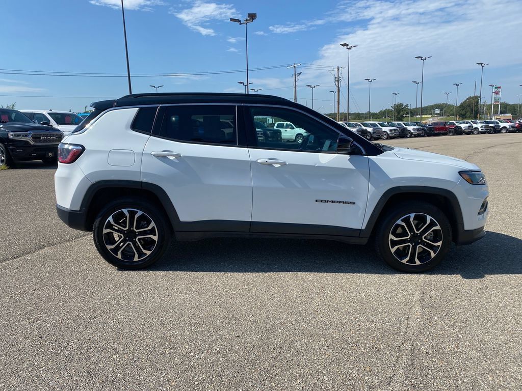 Used 2024 Jeep Compass Limited AWD/4WD image 7