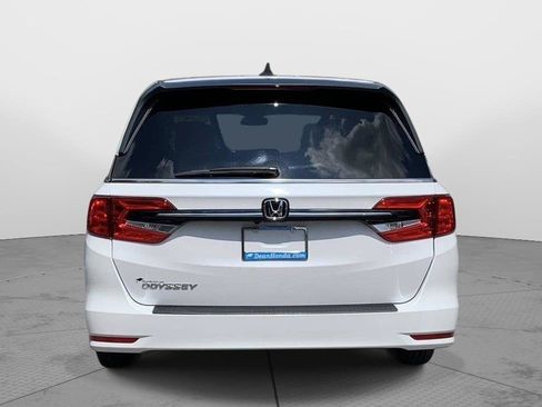 Certified 2024 Honda Odyssey EX-L image 4